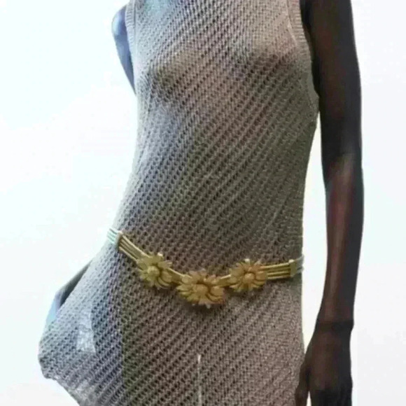 ??ZARA Flower daisy belt